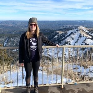 Meet your Posher, Dana